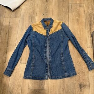 Wrangler Vintage Denim and Tan Western Button Up Women’s Medium Horse Print